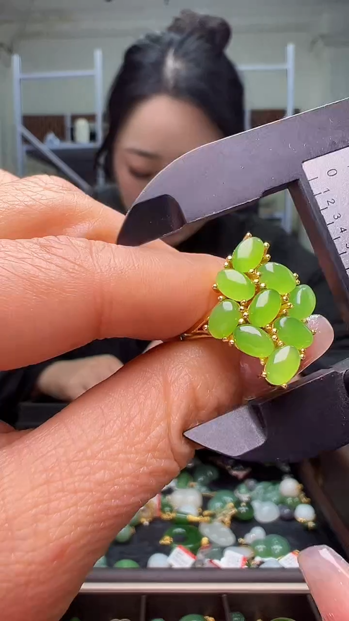 颈饰银S925镶嵌和田玉（多样性发货.发其一)1.04.115