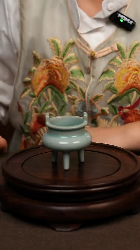 瓷片仿古天青全手三足双耳香炉 微瑕 不带礼盒