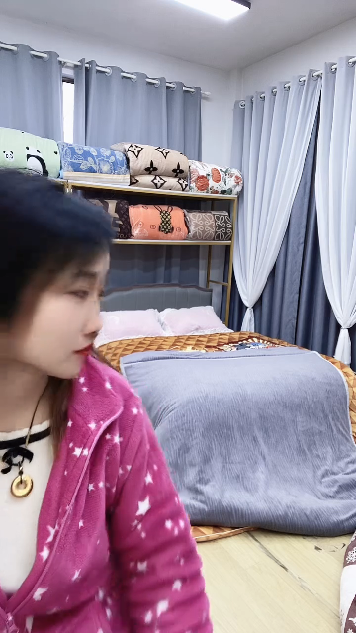 牛奶绒1.6*2灰色被子