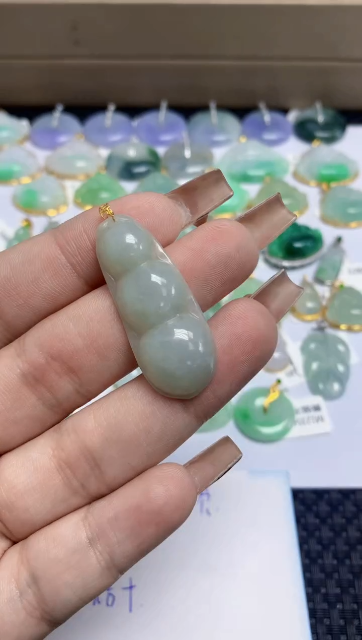 【闪购商品】翡翠颈饰18K金镶嵌8天然A货翡翠