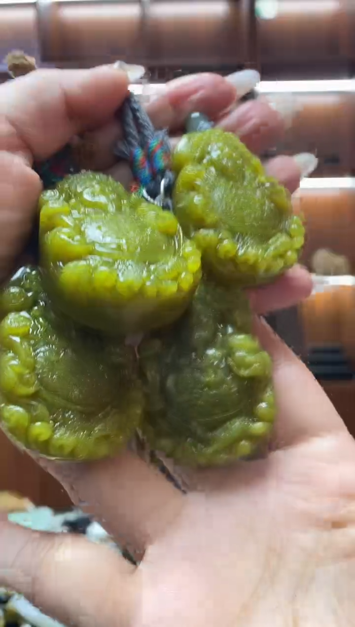 未镶嵌岫玉吊坠多样性发其一