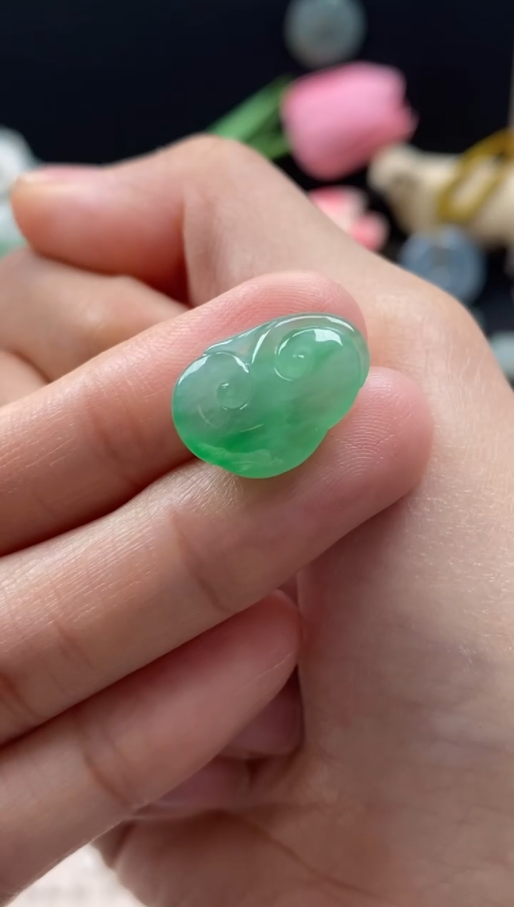 【闪购商品】翡翠颈饰未镶嵌翡翠果绿如意