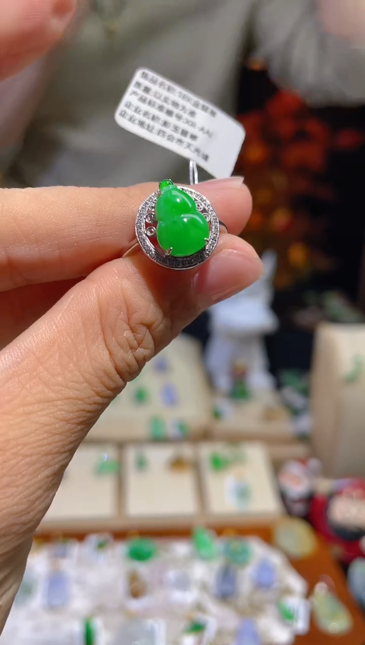 【闪购商品】翡翠颈饰18K金镶嵌假一赔三