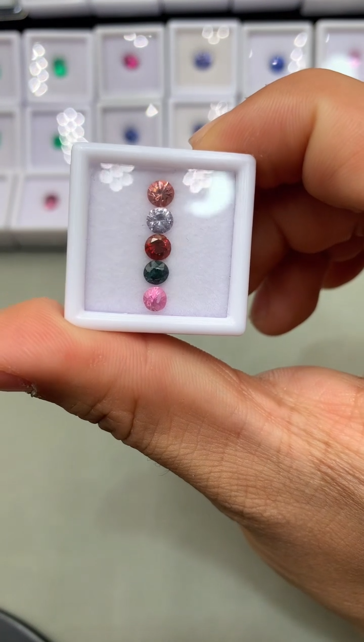 【闪购商品】定制尖晶石裸石未镶嵌圆切 一盒5/P 1.55ct