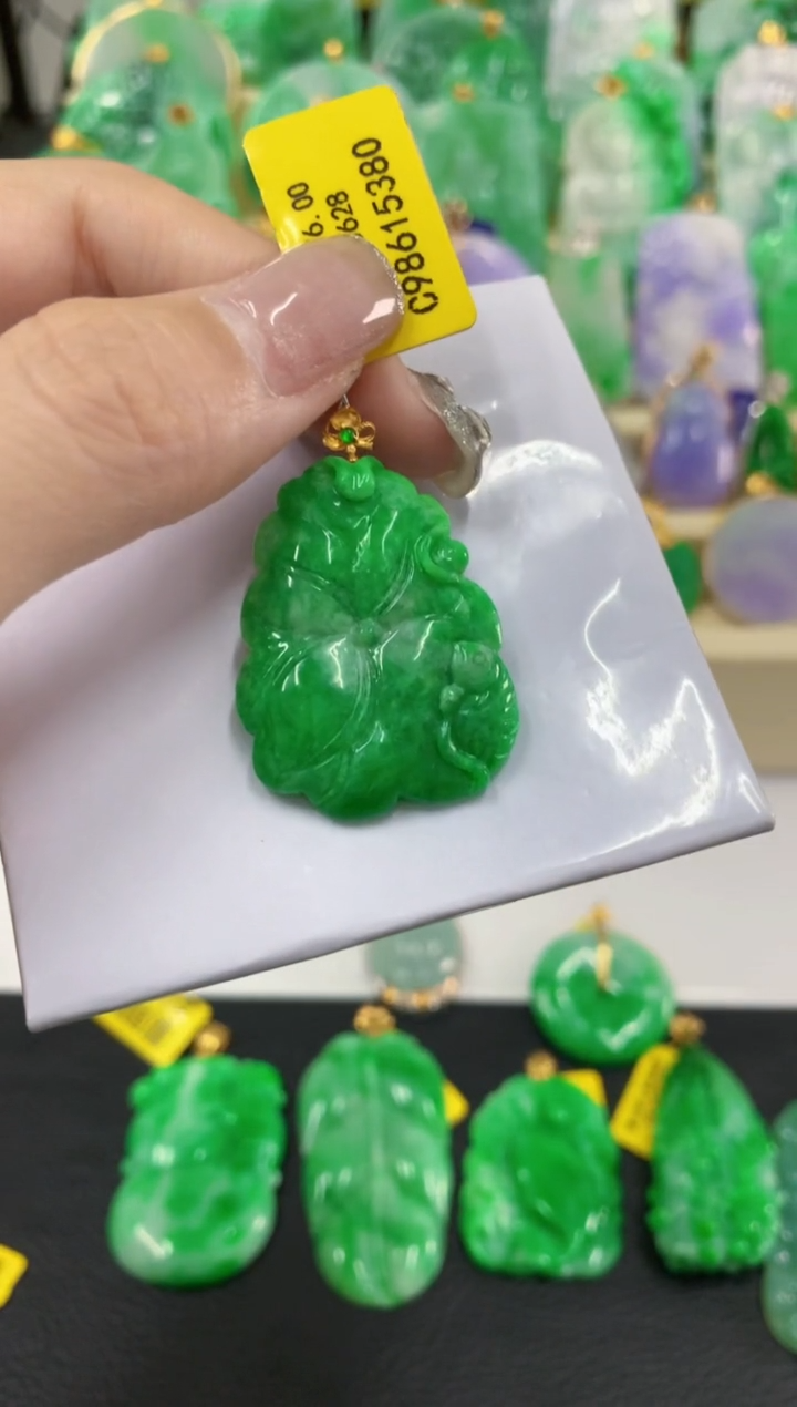 吊坠(不含链)18K金镶嵌翡翠挂件