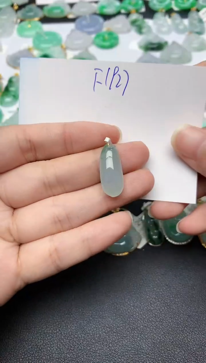 颈饰18K金镶嵌翡翠 天然缅甸A货翡翠百元以上9元证书费自理