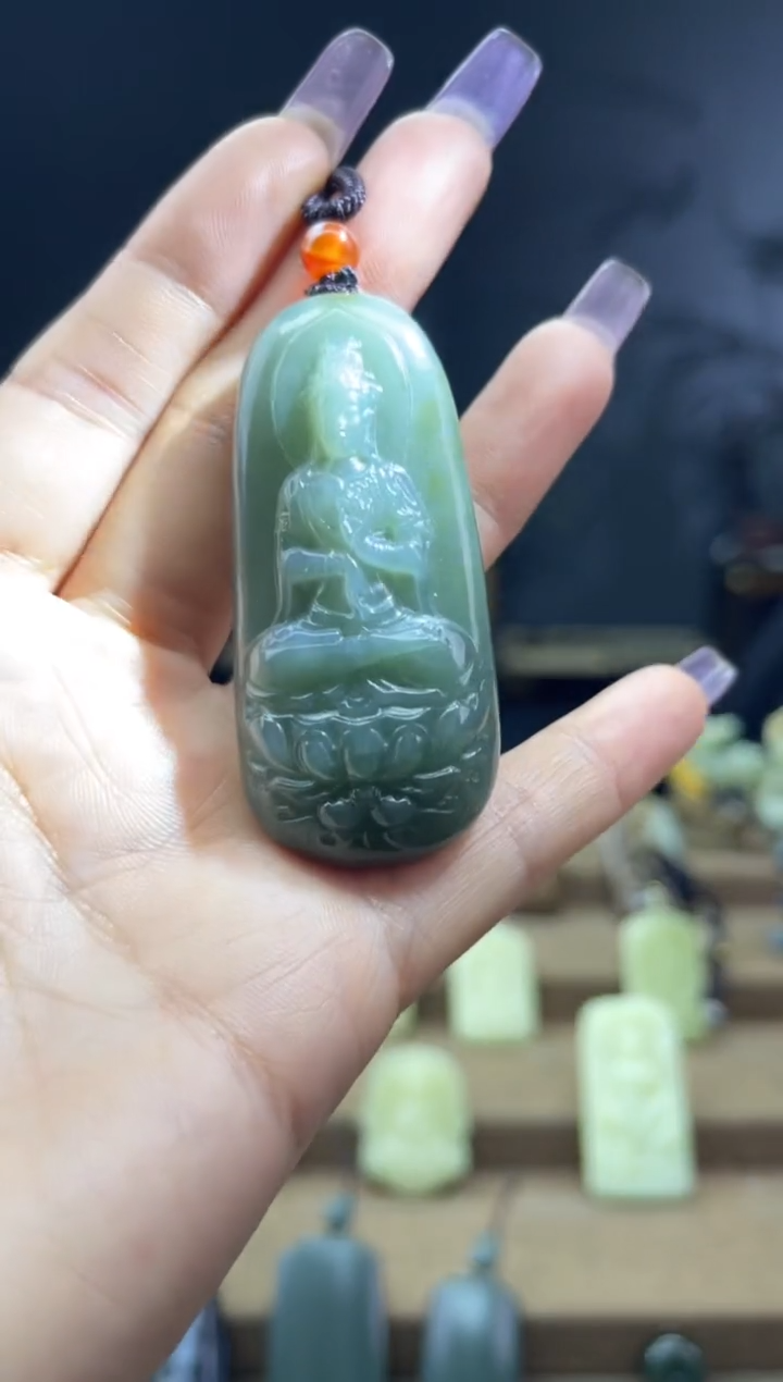 颈饰未镶嵌和田玉1
