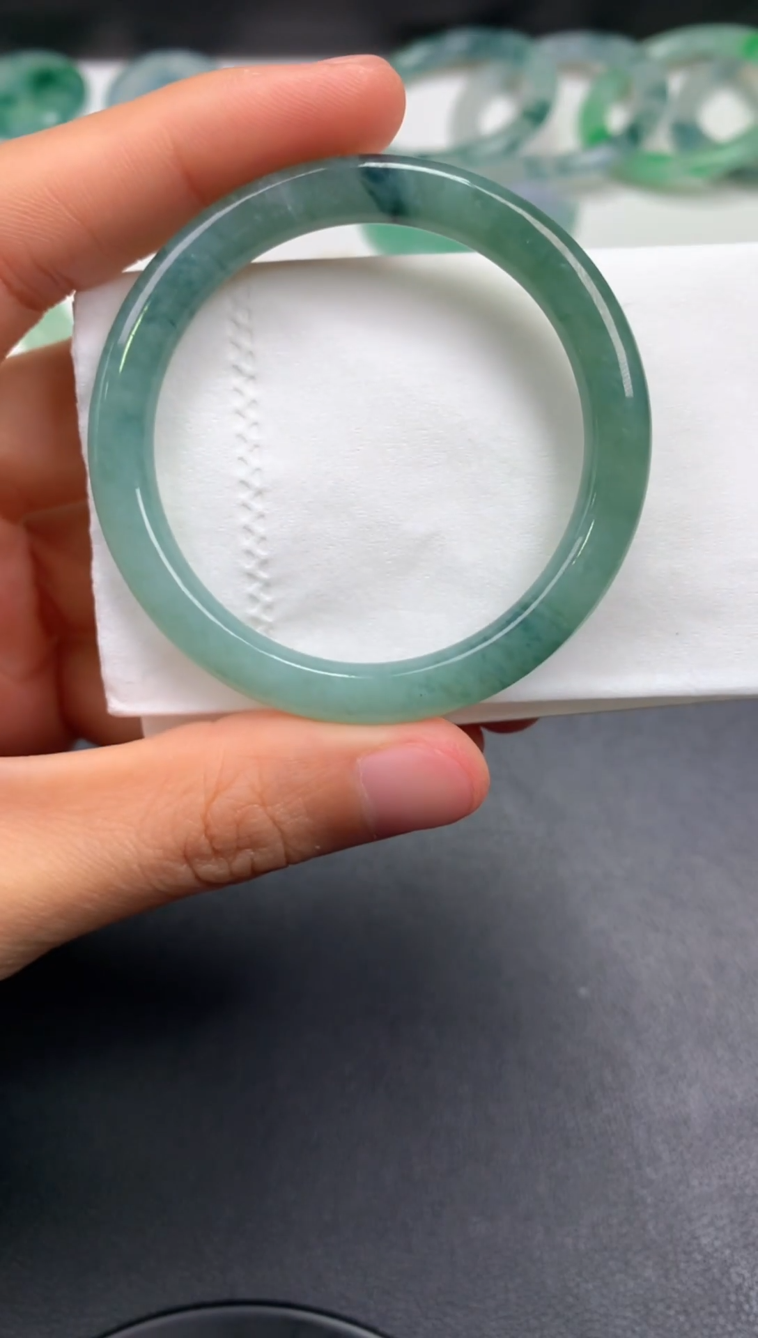 颈饰未镶嵌翡翠无鉴赏无证书（44*5*6.1）