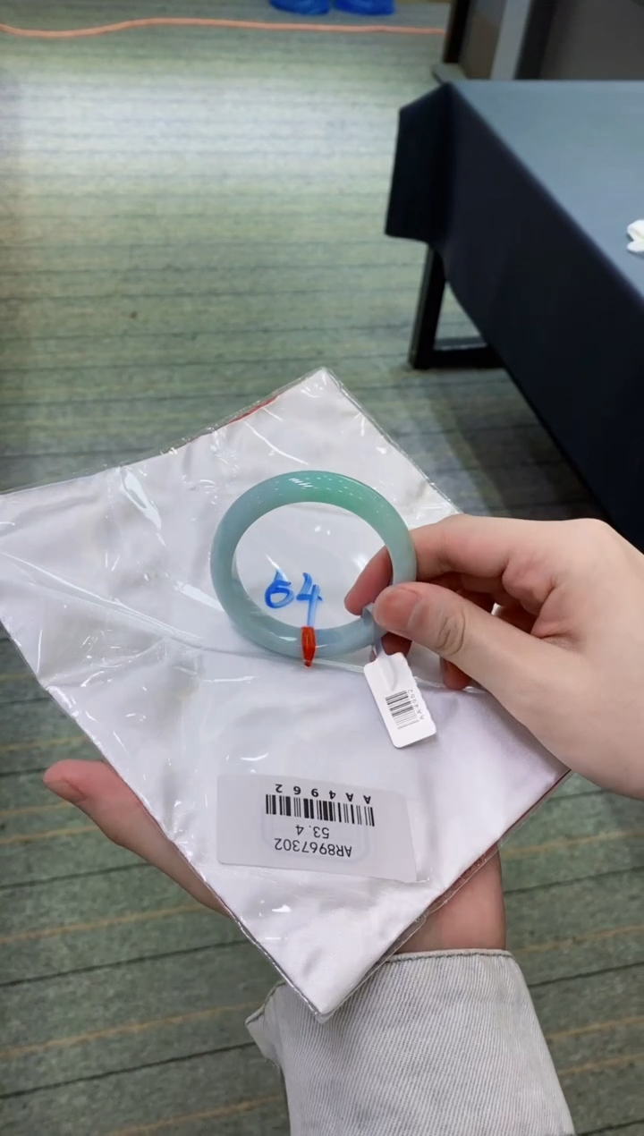 【闪购商品】翡翠手镯未镶嵌                