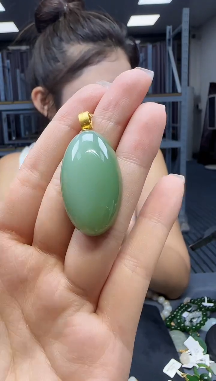 和田玉18K金镶嵌挂件1