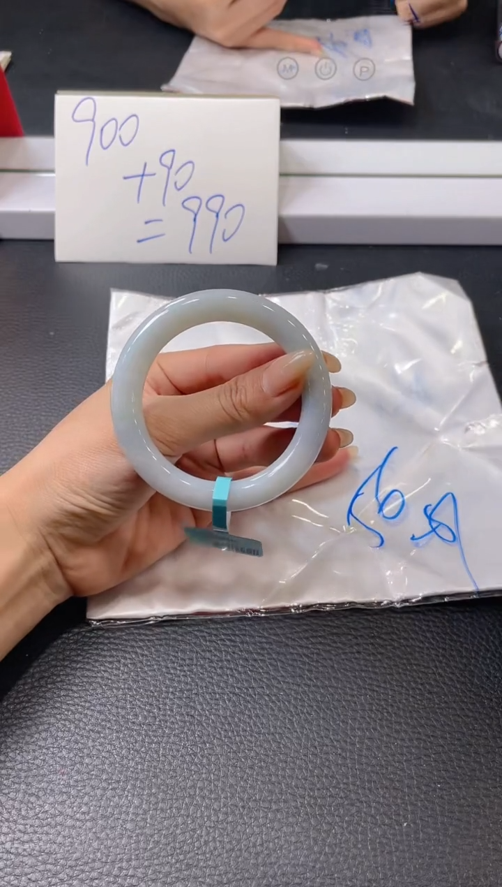 【闪购商品】翡翠手镯未镶嵌手镯