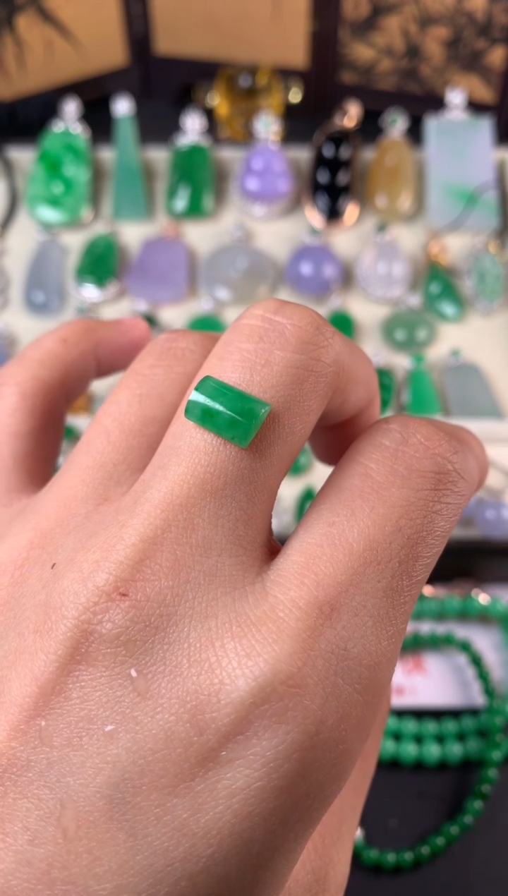 未镶嵌定制翡翠裸石（镶嵌定制）