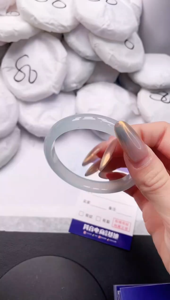 【闪购商品】石英质玉手镯未镶嵌7K340-58