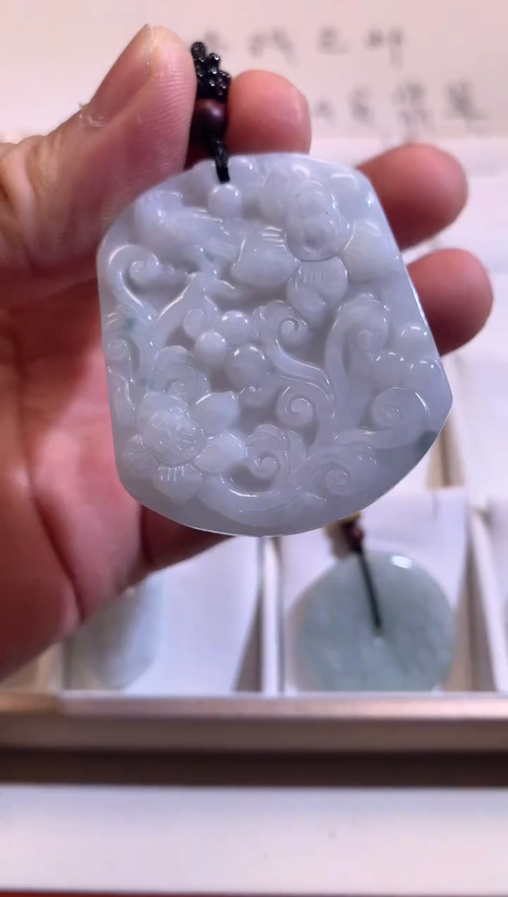 【闪购商品】翡翠颈饰未镶嵌02/15/99