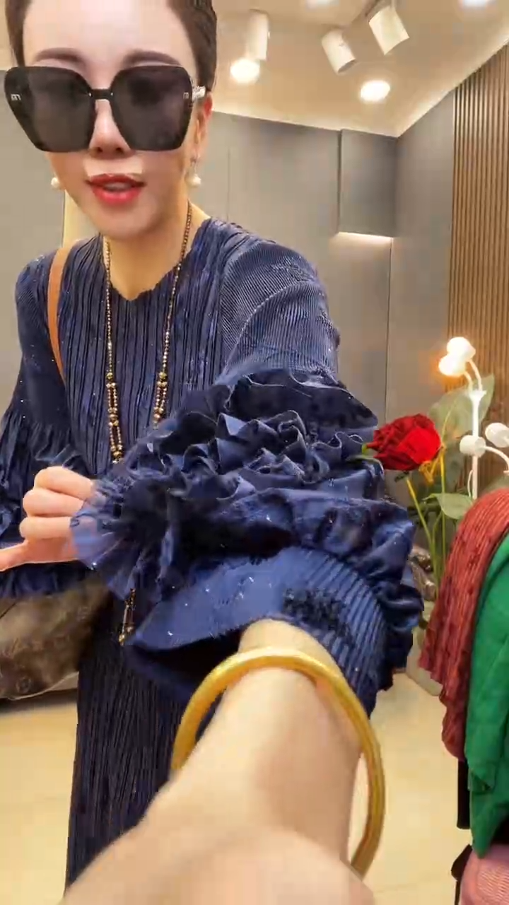 聚酯纤维（涤纶）蓝色 浪花裙