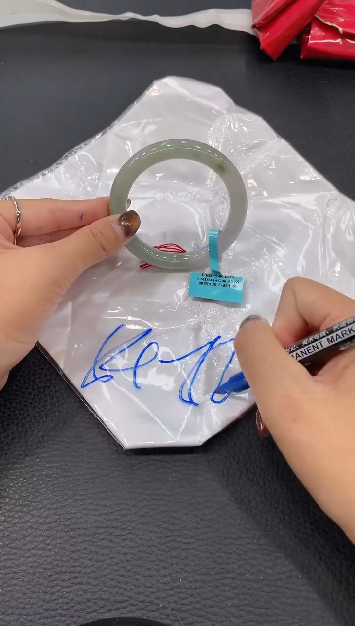 【闪购商品】翡翠手镯未镶嵌手镯