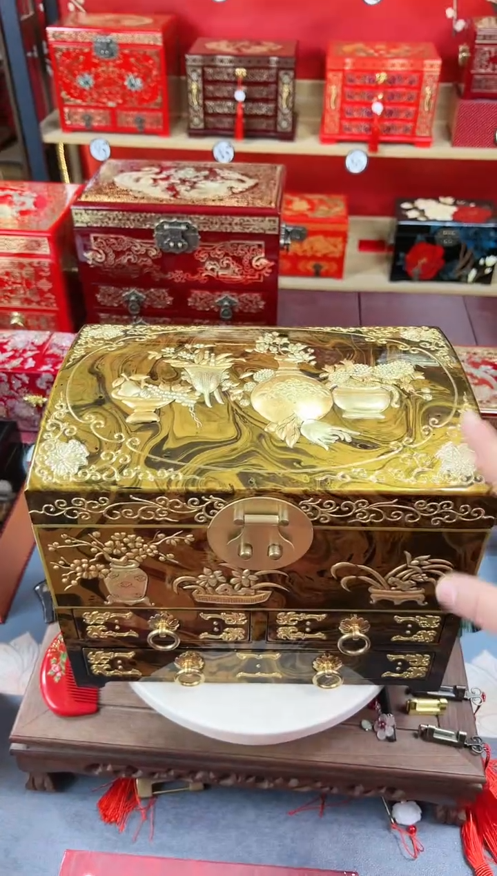 【闪购商品】30厘米收藏四层三抽漂漆沥粉堆鼓铜扣平安