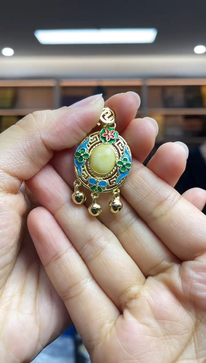 【闪购商品】蜜蜡裸石未镶嵌多样性发一件