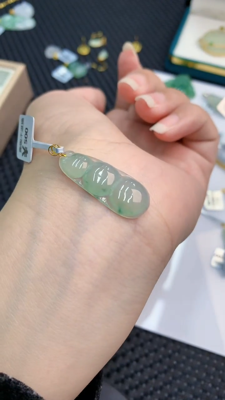 【闪购商品】翡翠颈饰18K金镶嵌            8