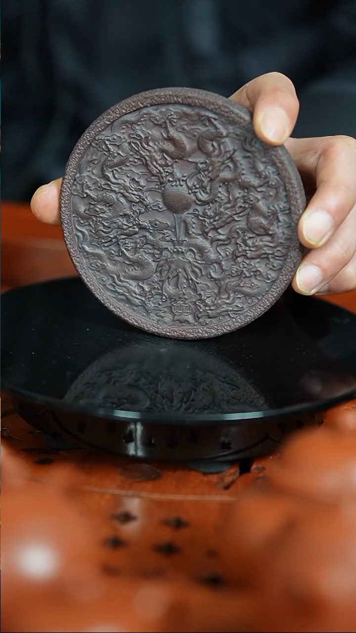 【闪购商品】紫砂茶宠古红泥刻绘九龙戏珠壶承