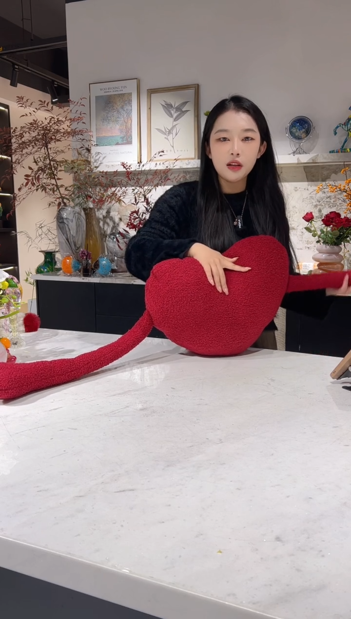 【闪购商品】复合爱心泰迪绒异形抱枕