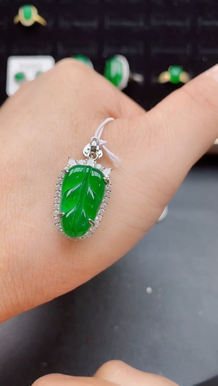 【闪购商品】翡翠颈饰银S925镶嵌12121