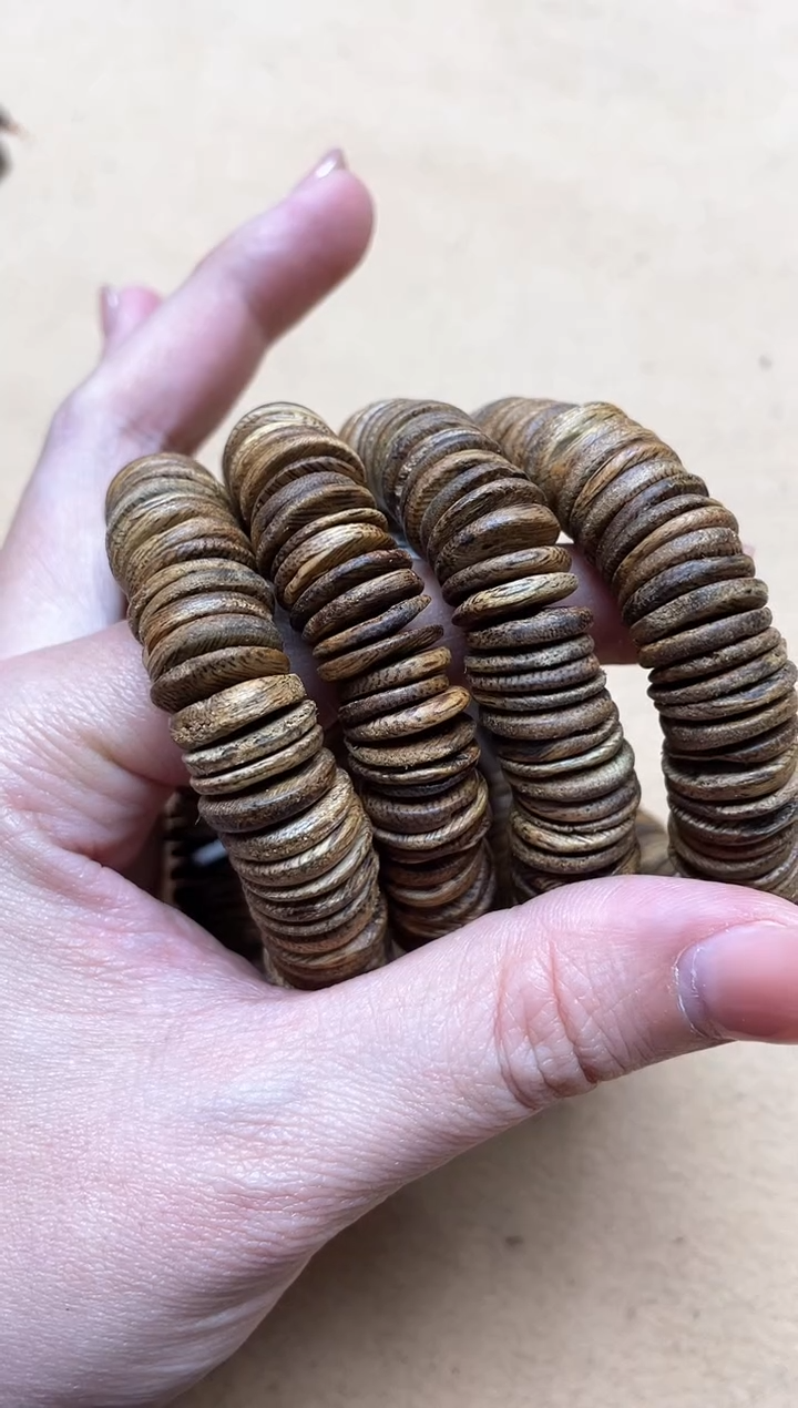 【闪购商品】沉香手串海南棋楠乌身片片随型单圈多样性发其一