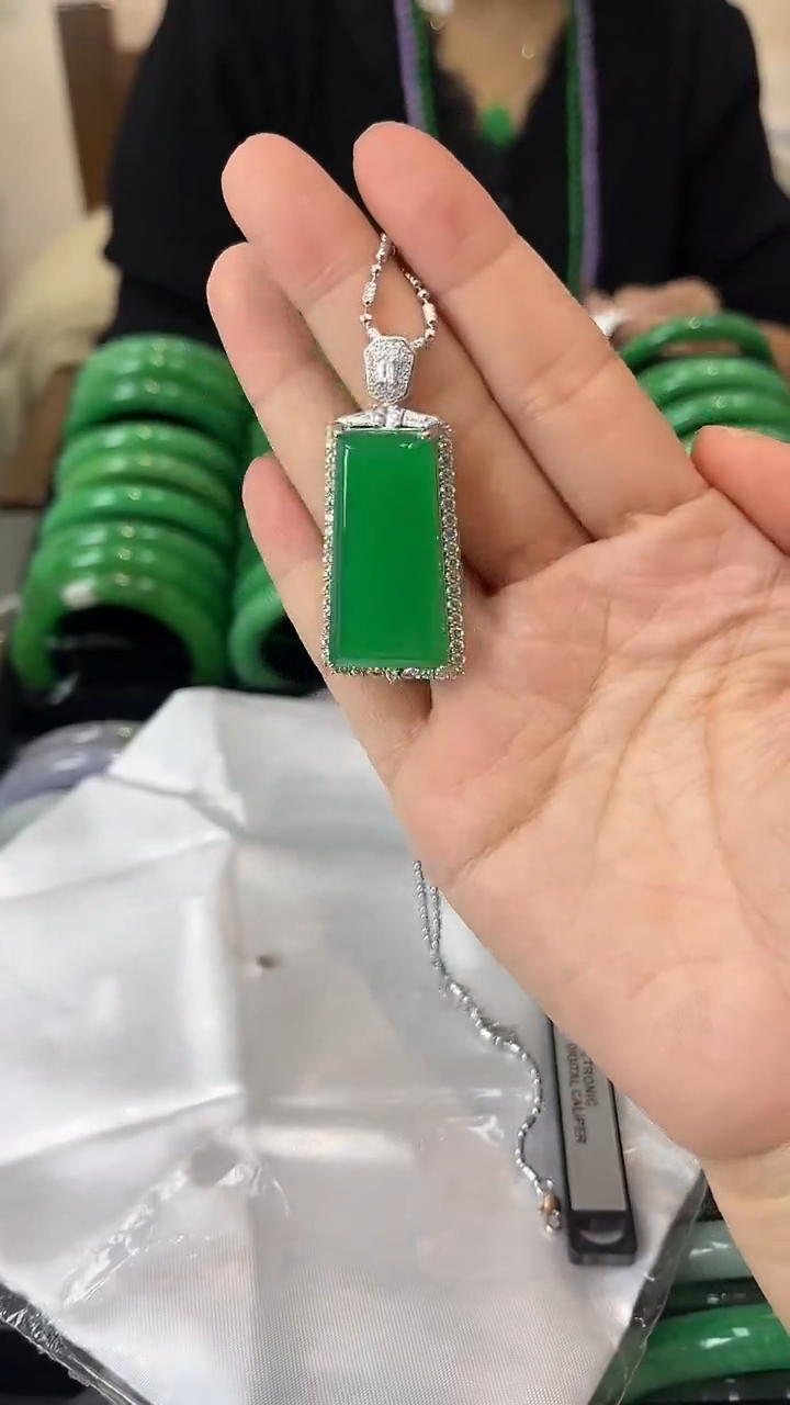 【闪购商品】砖雕闪18 手工雕刻吊坠