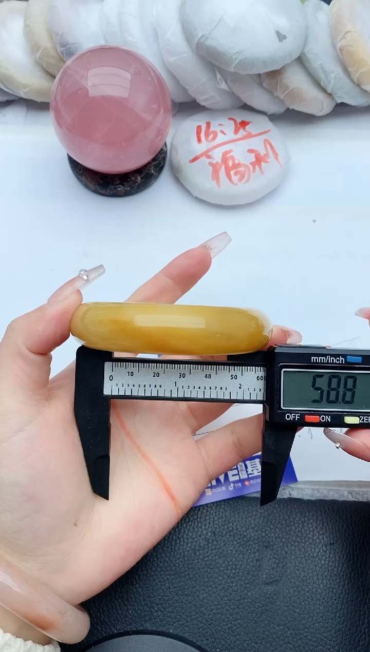 【闪购商品】石英质玉手镯未镶嵌270+58/59