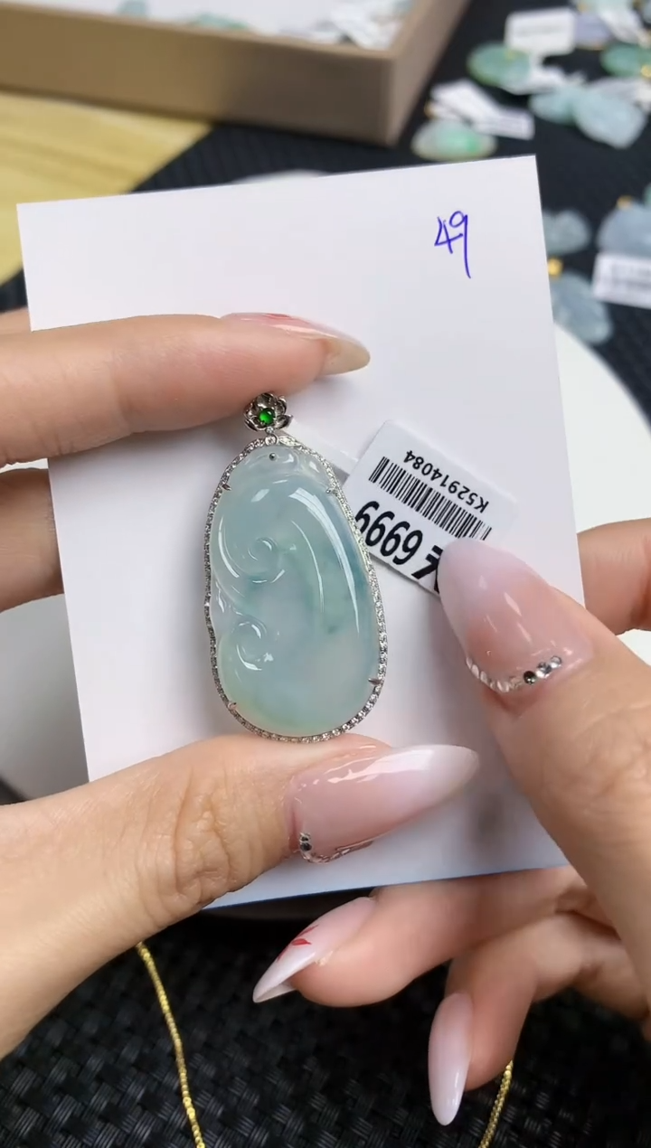 【闪购商品】翡翠颈饰18K金镶嵌 天然翡翠A货