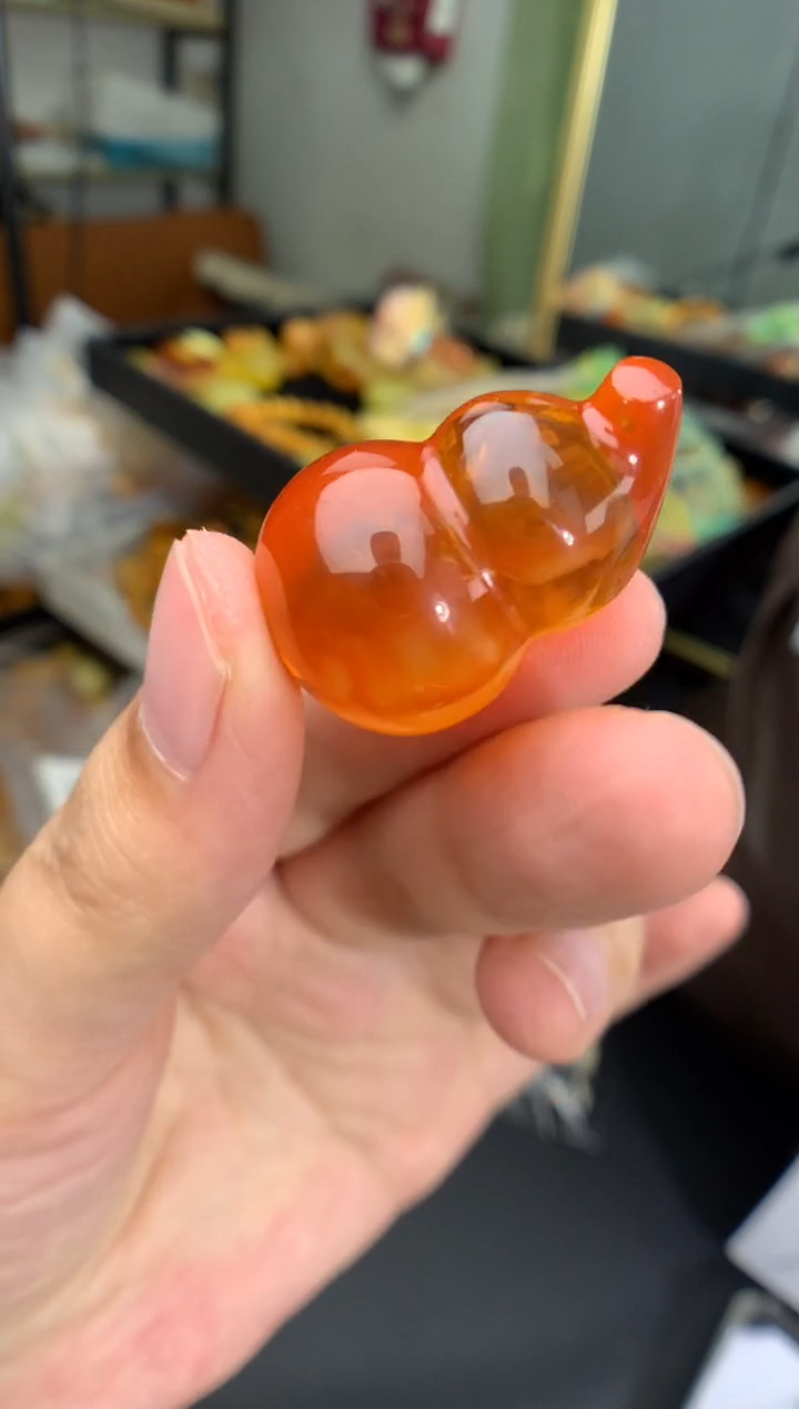 琥珀未镶嵌珠宝奇石1