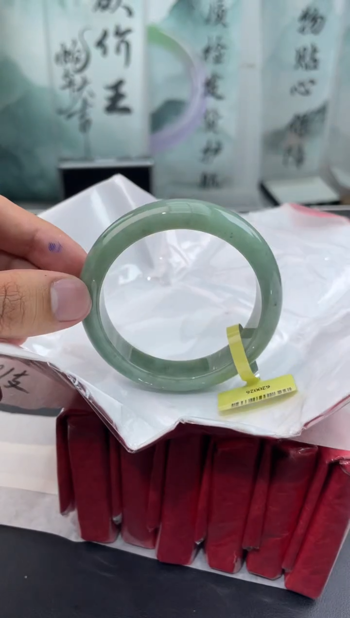 翡翠未镶嵌手镯5翡翠手镯