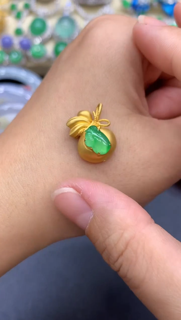 颈饰18K金镶嵌翡翠436-中国好珍宝