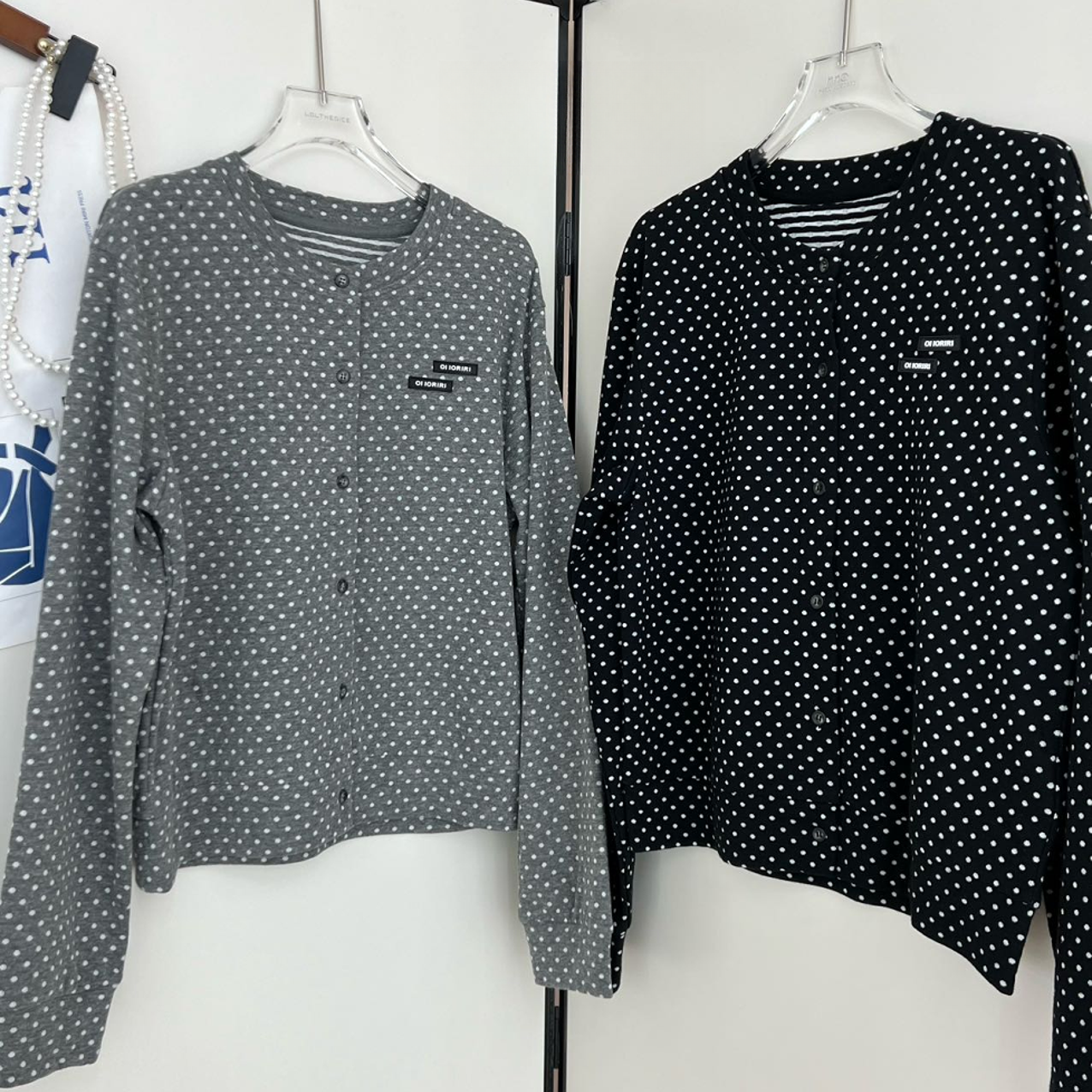 11206【来自艾米精品】波点时尚休闲圆领纽扣开衫