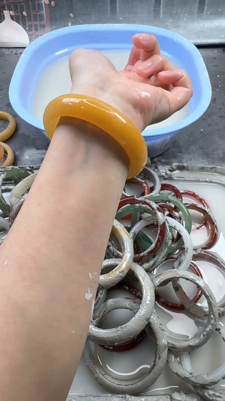 【闪购商品】石英质玉手镯未镶嵌68 6364