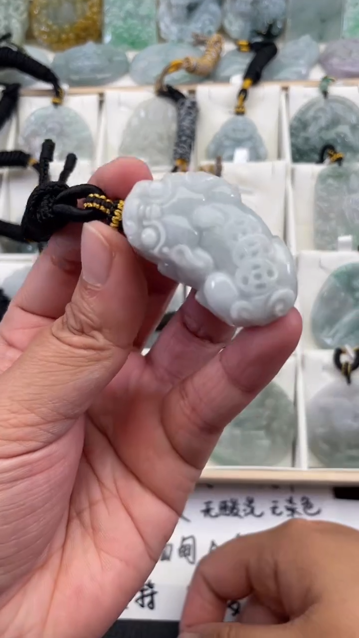 颈饰未镶嵌翡翠天然缅甸翡翠A货207