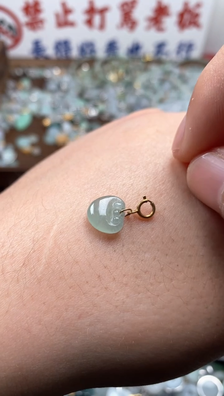 【闪购商品】翡翠颈饰未镶嵌哥哥