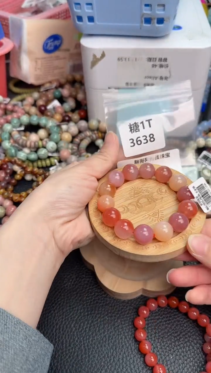 【闪购商品】石英质玉手链未镶嵌1T3638
