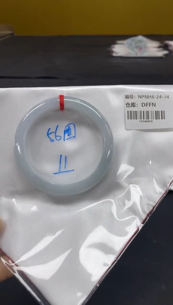 未镶嵌手镯翡翠翡翠手镯