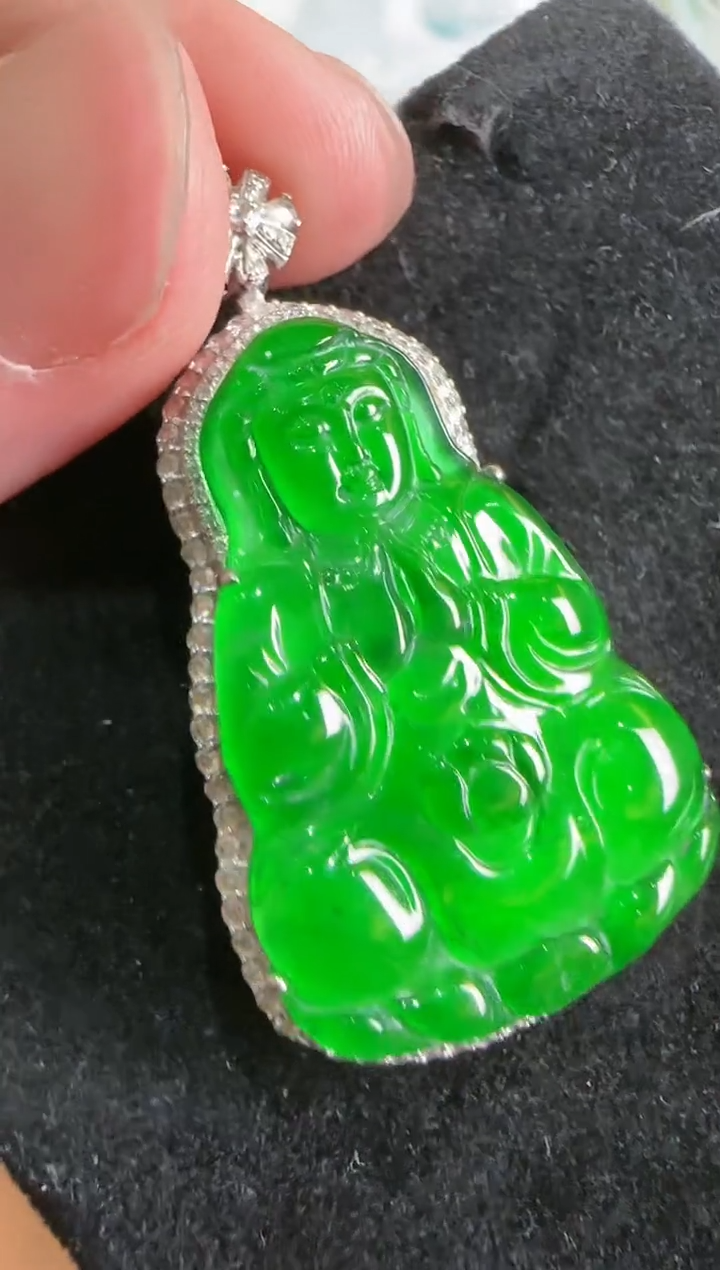 【闪购商品】翡翠吊坠(不含链)18K金镶嵌··