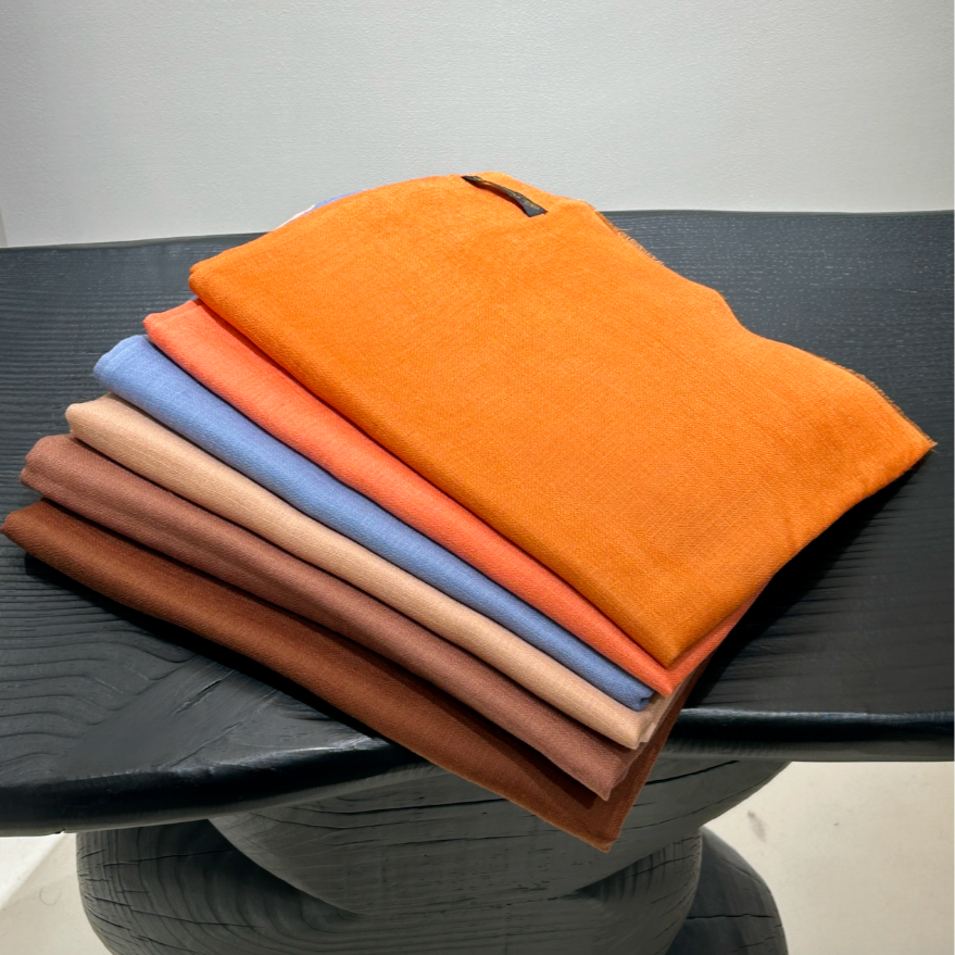 素色baby羊绒披肩直播间截图发给客服下单