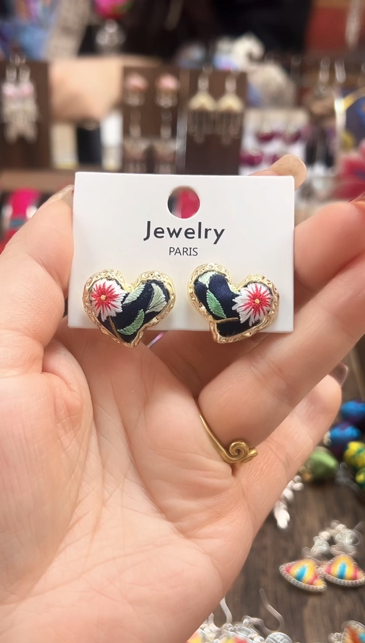 【闪购商品】织绣民族风老绣饰品587