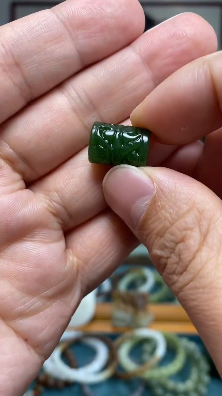 颈饰未镶嵌和田玉95