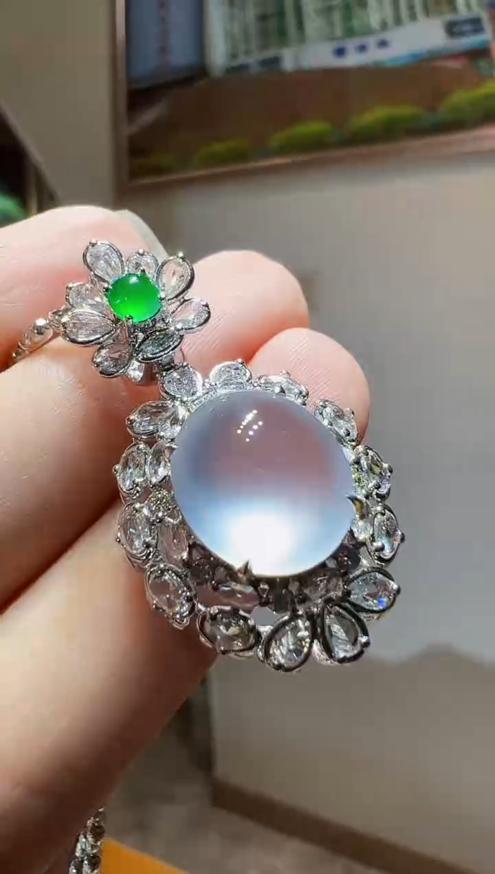 吊坠(不含链)18K金镶嵌翡翠蛋面