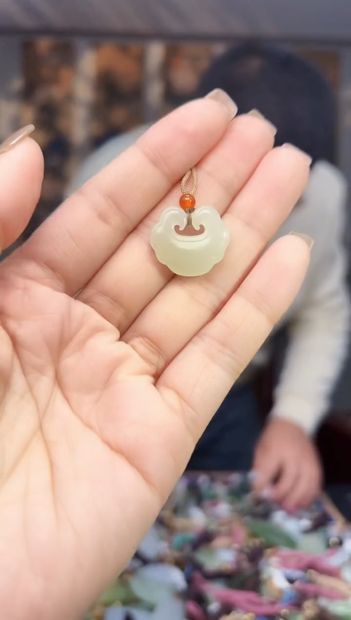 【闪购商品】和田玉挂件未镶嵌拍一发一