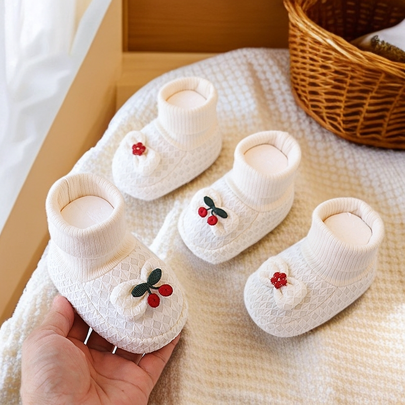 新生婴儿鞋冬季加绒加厚软底鞋3-6-12个月女宝宝学步鞋防掉步前鞋