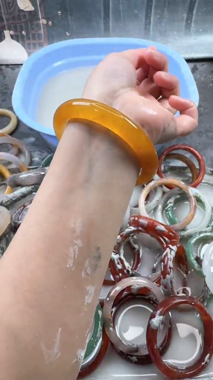 【闪购商品】石英质玉手镯未镶嵌103 6465