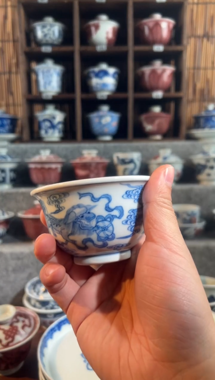 【闪购商品】229天禄言瓷狮子杯子