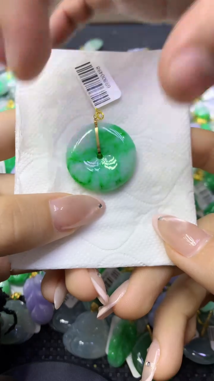 颈饰18K金镶嵌翡翠天然缅甸翡翠A货