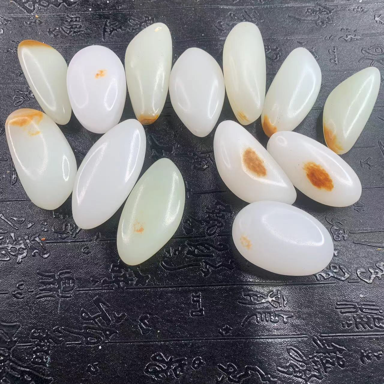 新疆五彩石黄蜡石